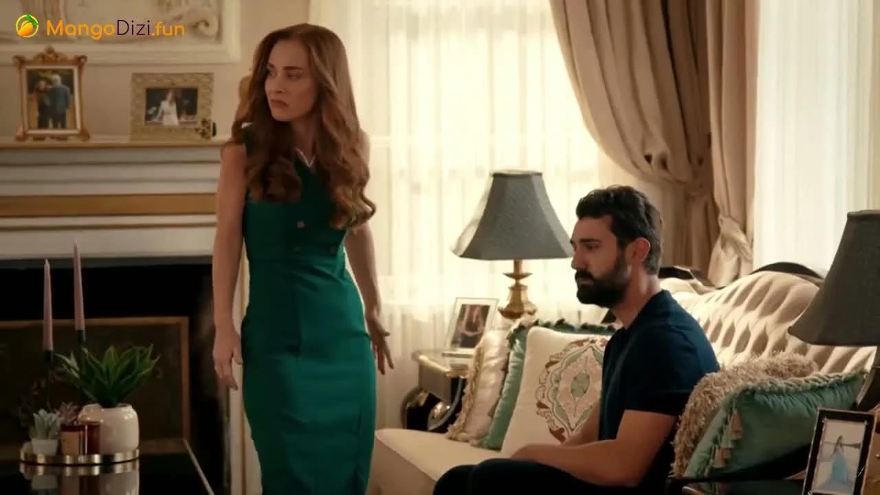 Кадры из сериала Между (2025)